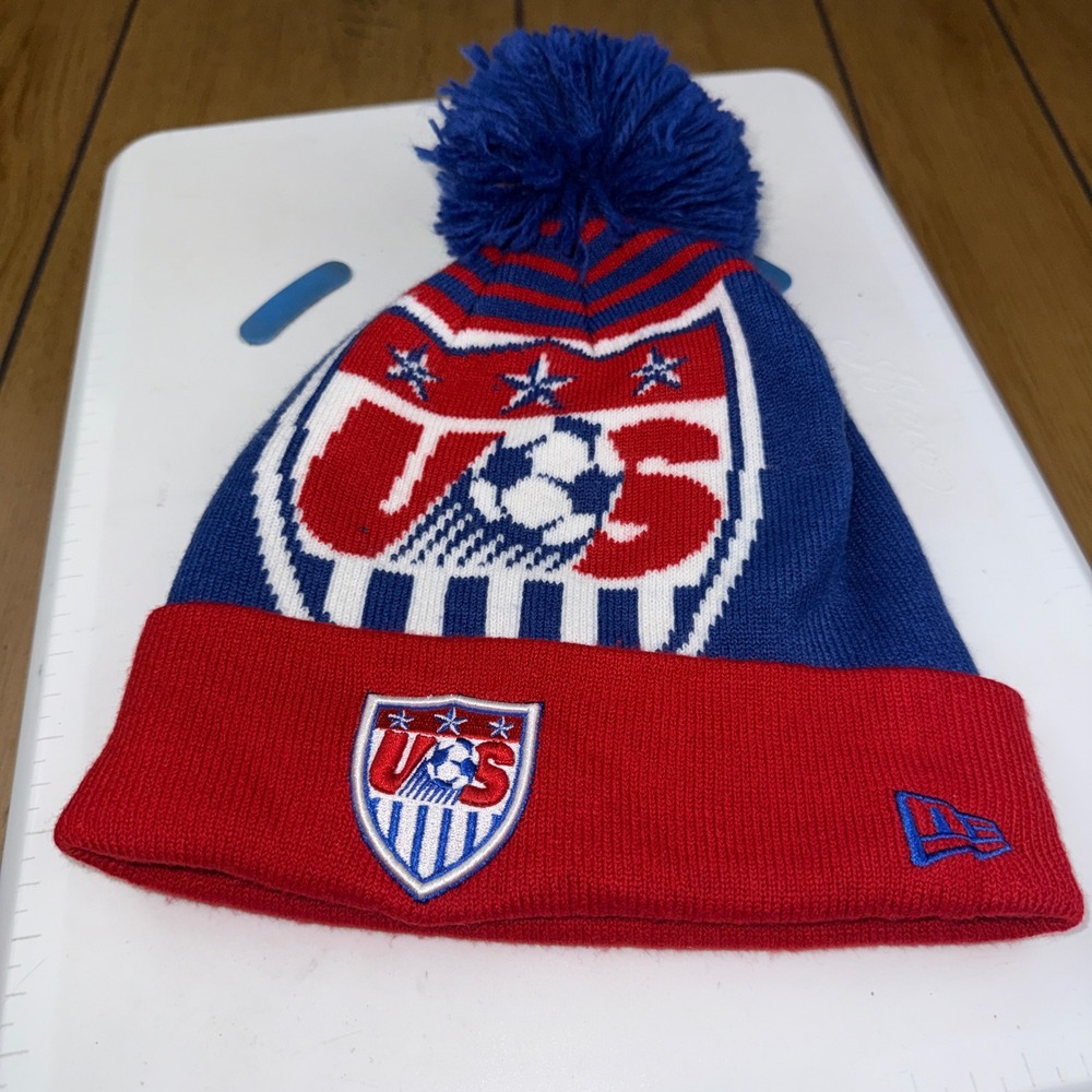 New Era US Soccer Federation Beanie Hat Red White Blue Pom Knit Cap USSF
